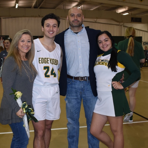 Meet your Posher, Michelle - Picture 3 of 6